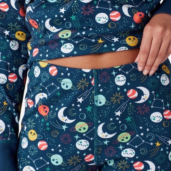 Like new The Company Store 100% organic cotton space themed pajamas size XL - Picture 4 of 8